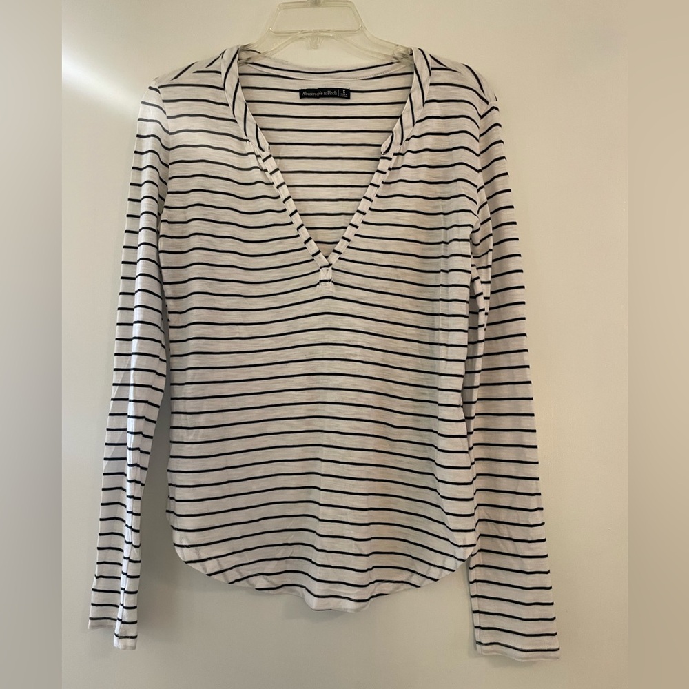 Abercrombie & Fitch Black and White Striped Long Sleeve Top